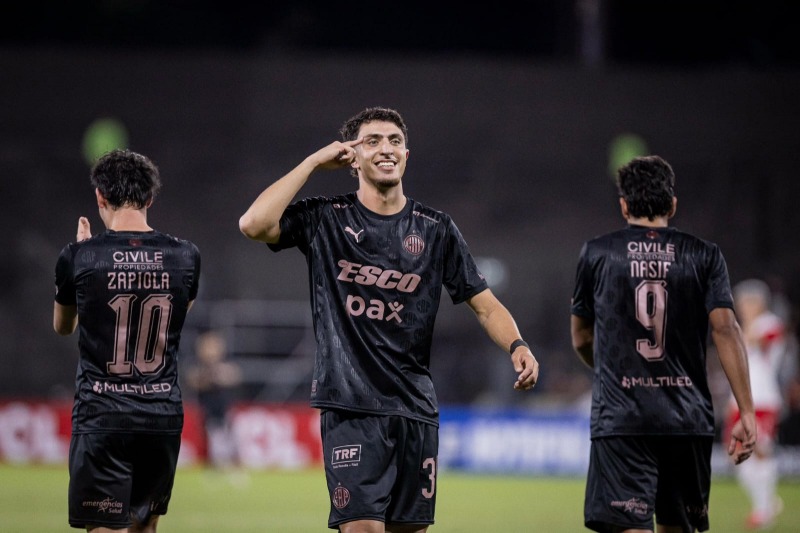 Mend�a es cosa seria: gol y figura en la Libertadores